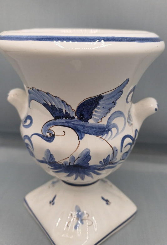 Petit vase en faïence de Moustiers - Décor floral et oiseaux bleus