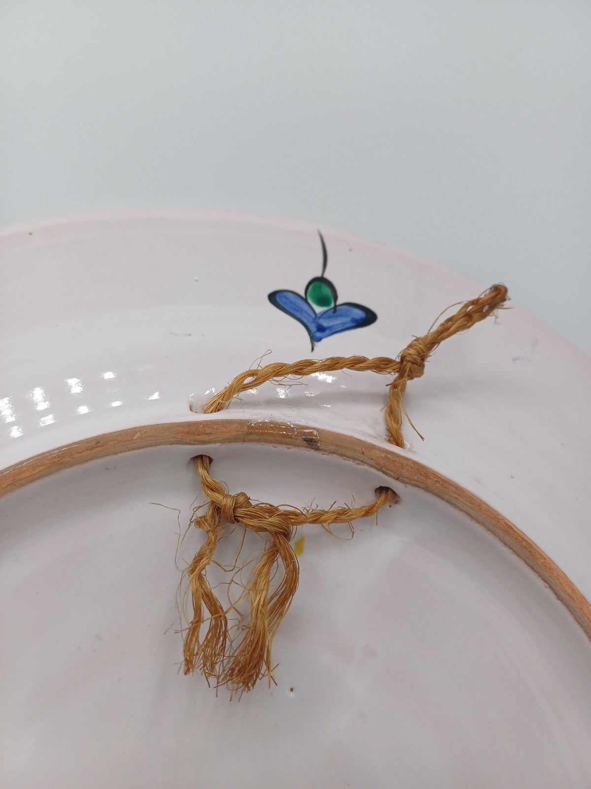 Plat Icaros Pottery – Rhodes (Grèce) – XXe siècle – Peint à la Main - A/212 AR CONCEPT