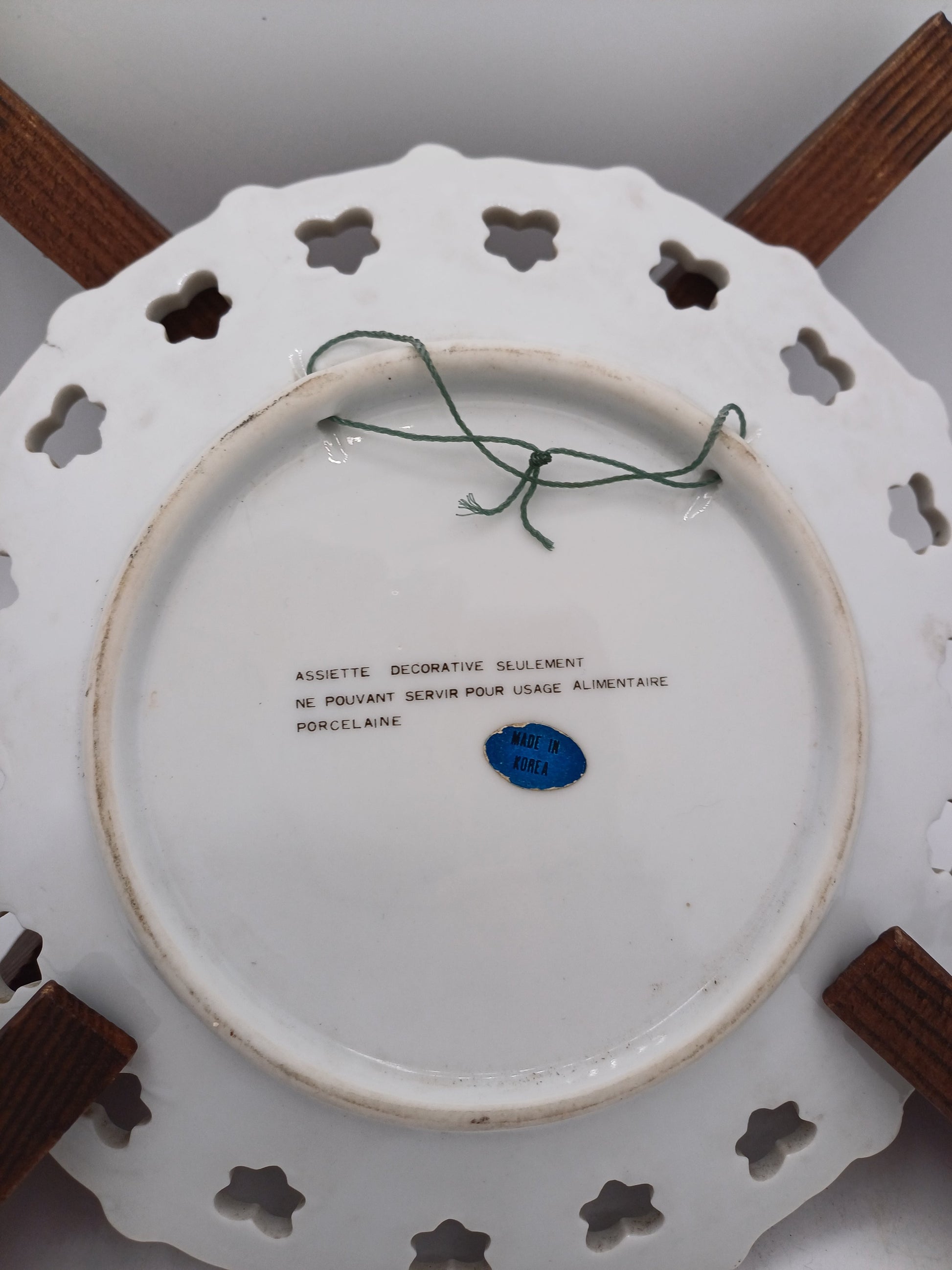 Lot de 2 Assiettes Décoratives en Porcelaine - Blanc, Effet Doré avec images AR CONCEPT