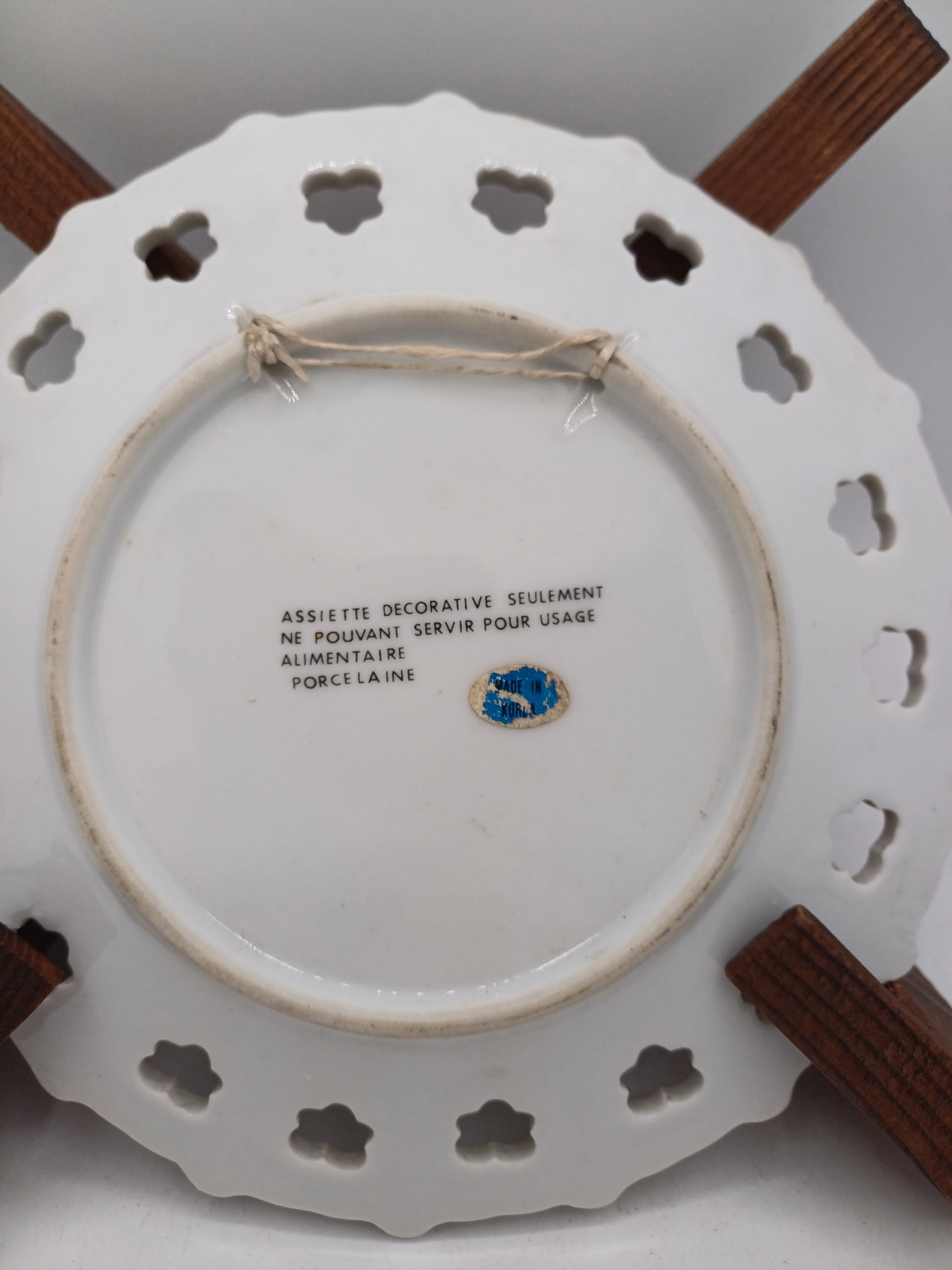 Lot de 2 Assiettes Décoratives en Porcelaine - Blanc, Effet Doré avec images AR CONCEPT