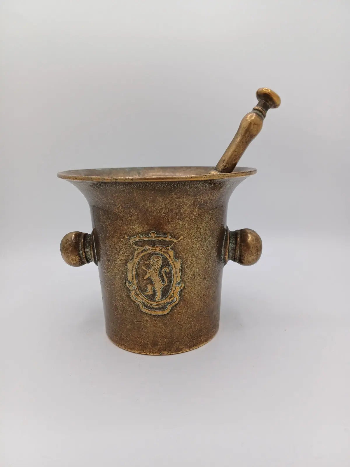 Grand Mortier et Son Pilon en Bronze – Ecusson Lion AR CONCEPT