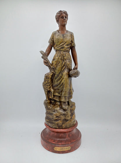 Statue en Régule sur Socle en Bois – "La Fermière" - Vintage AR CONCEPT