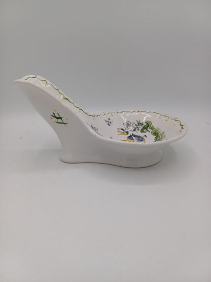 Repose-Cuillère en Faïence Peint à la Main – Style Moustier AR CONCEPT
