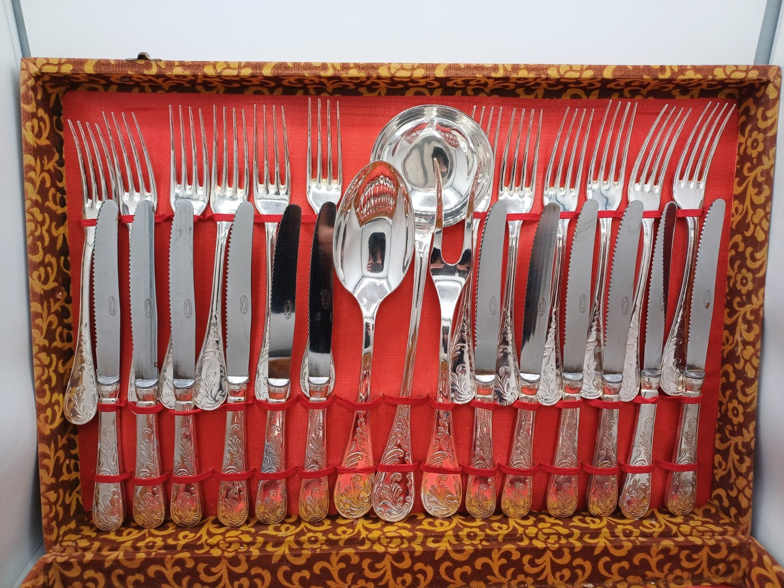 Ménagère en Métal Argenté et Inox – 51 Pièces AR CONCEPT