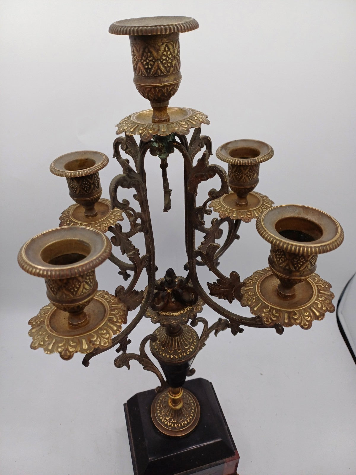 Paire de chandeliers dorés et noirs – 5 branches – Déco - Vintage