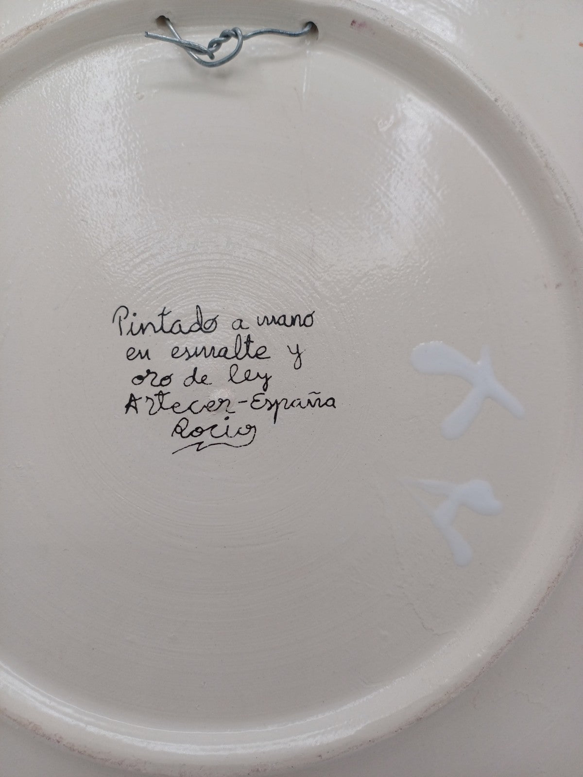 Assiette en Faïence Peinte à la Main – Signée Rocio, Espagne AR CONCEPT