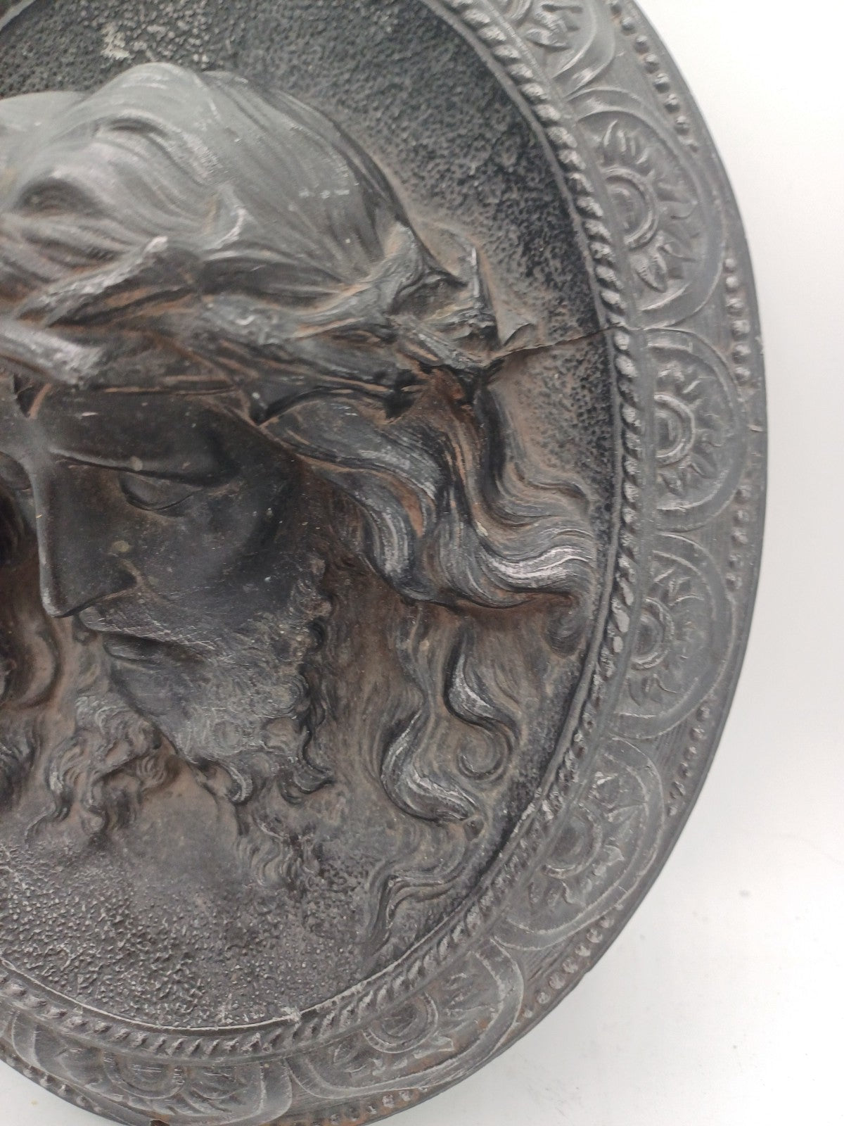 Sculpture murale en régule – Tête du Christ - Religieux - Décoration Intérieur AR CONCEPT