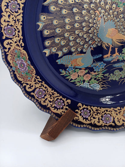 Grande Assiette en Porcelaine - Taous – Décor Floral & Paon, Artisanat Marocain AR CONCEPT