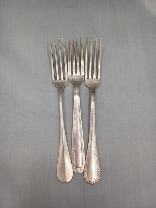 Lot De 3 Fourchettes En Metal Argenté