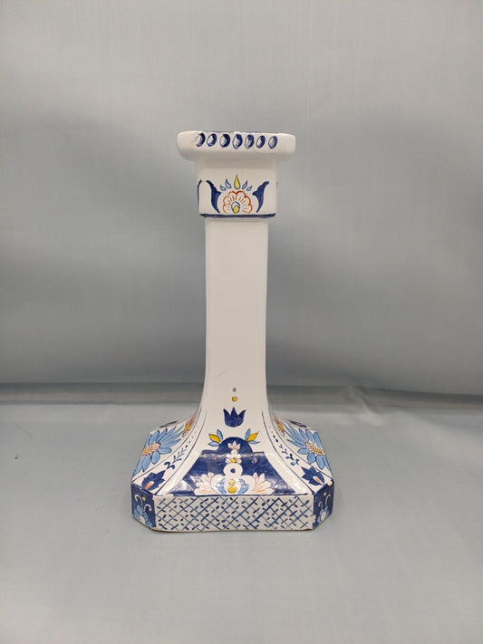 Petit bougeoir en faïence peint à la main – Signé FM – Style Delft