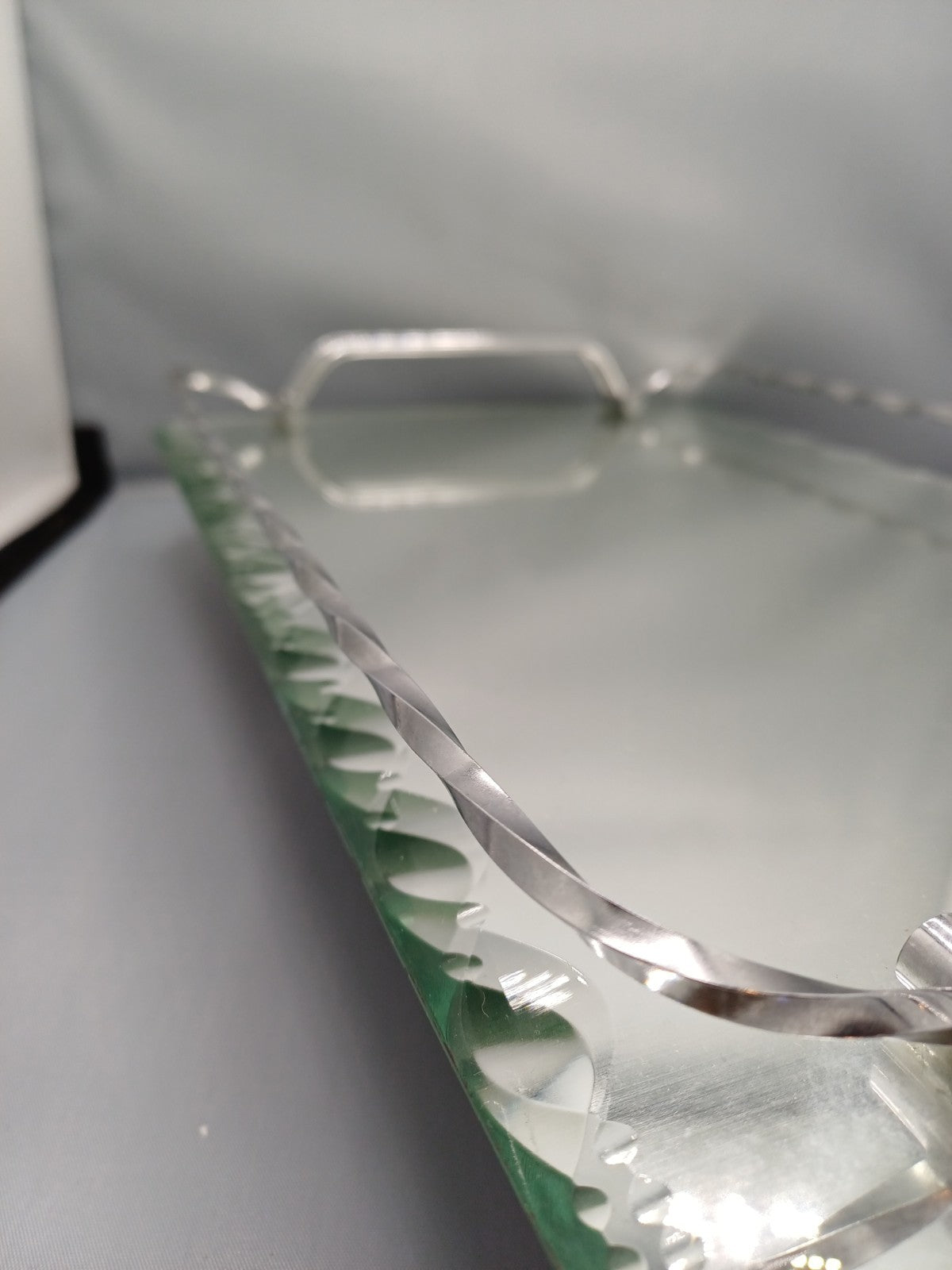 Plateau en verre biseauté torsadé