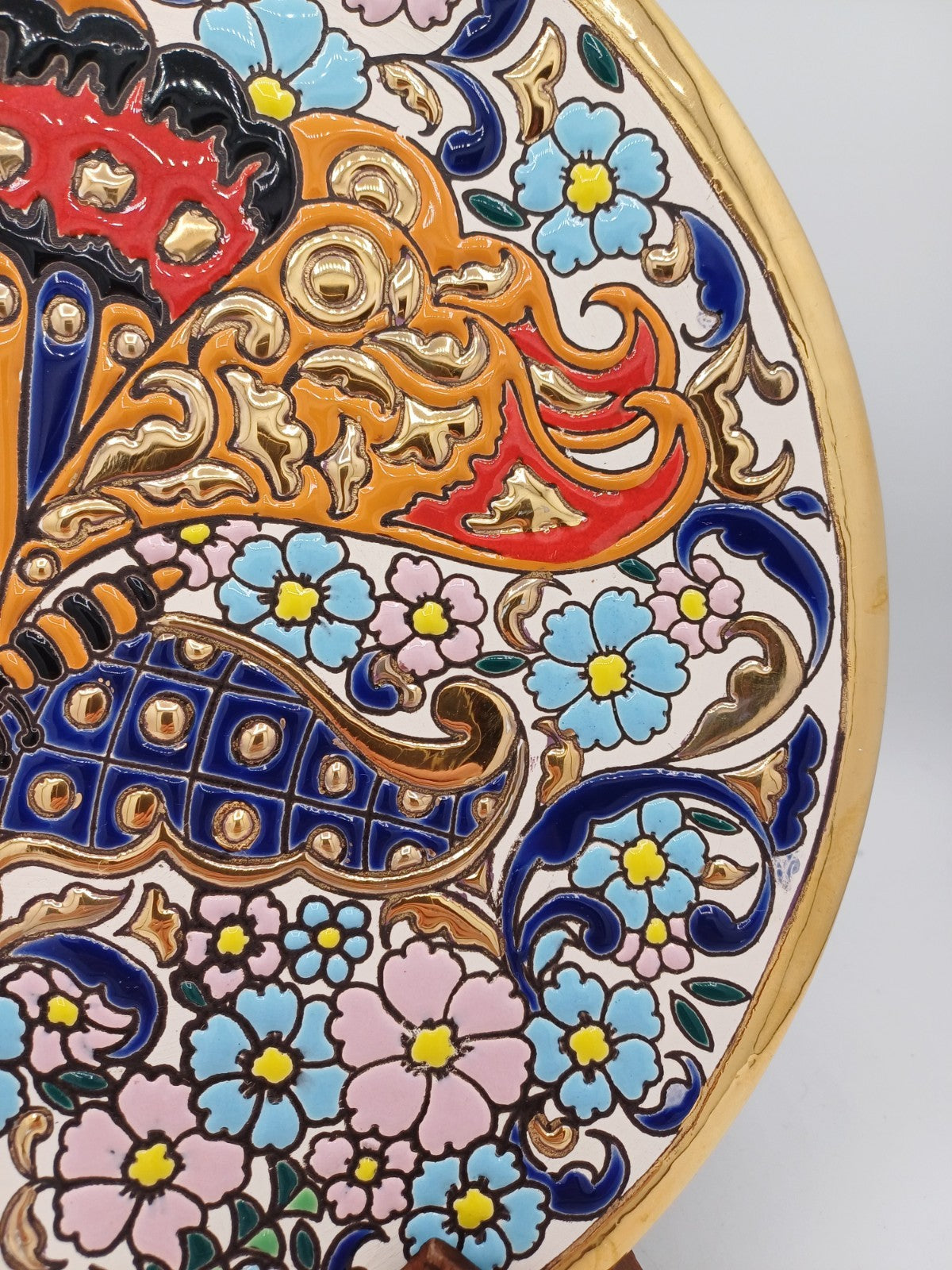 Assiette en Faïence Peinte à la Main – Signée Rocio, Espagne AR CONCEPT