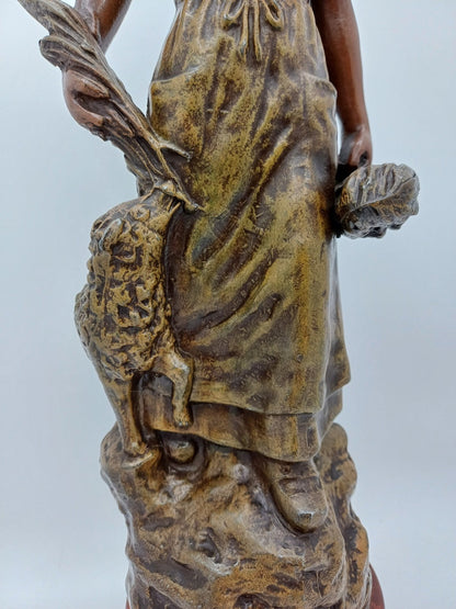 Statue en Régule sur Socle en Bois – "La Fermière" - Vintage AR CONCEPT
