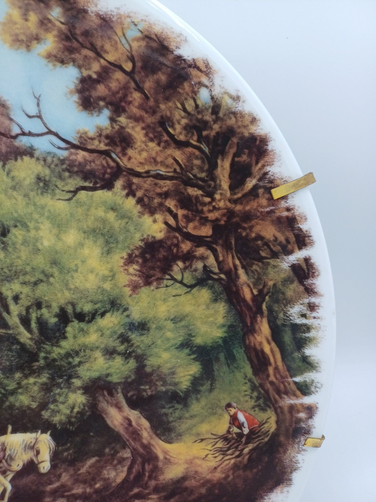 Assiette en porcelaine de Limoges – signée J.C. Van Hunnik, P. Pastaud AR CONCEPT