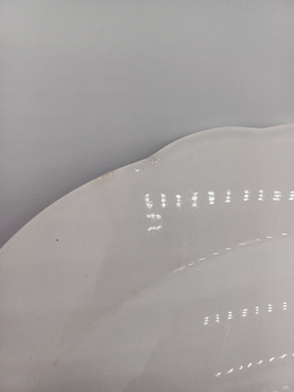 Grand plat creux en porcelaine – Décor floral – Lunéville, France AR CONCEPT