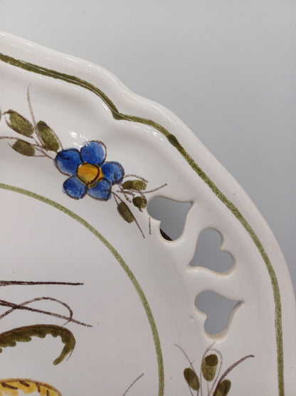 Assiette en Faïence Style Moustiers avec Cœur Sculpté AR CONCEPT