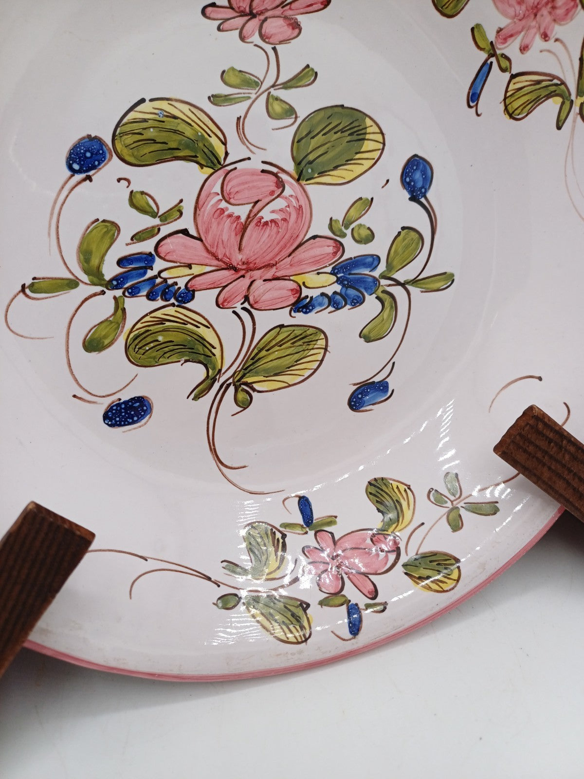 Assiette Creuse en Faïence Signée – Style Martres Toscanes - Collection AR CONCEPT