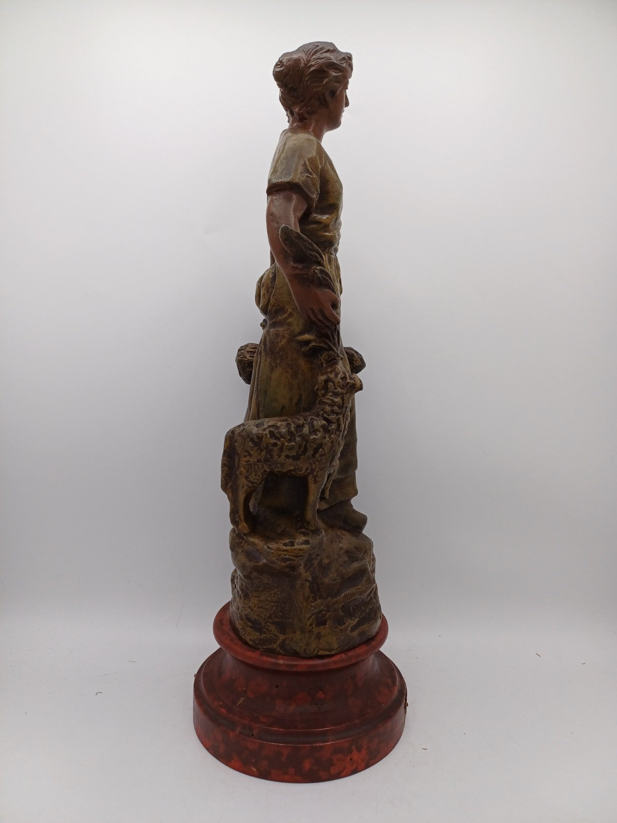 Statue en Régule sur Socle en Bois – "La Fermière" - Vintage AR CONCEPT