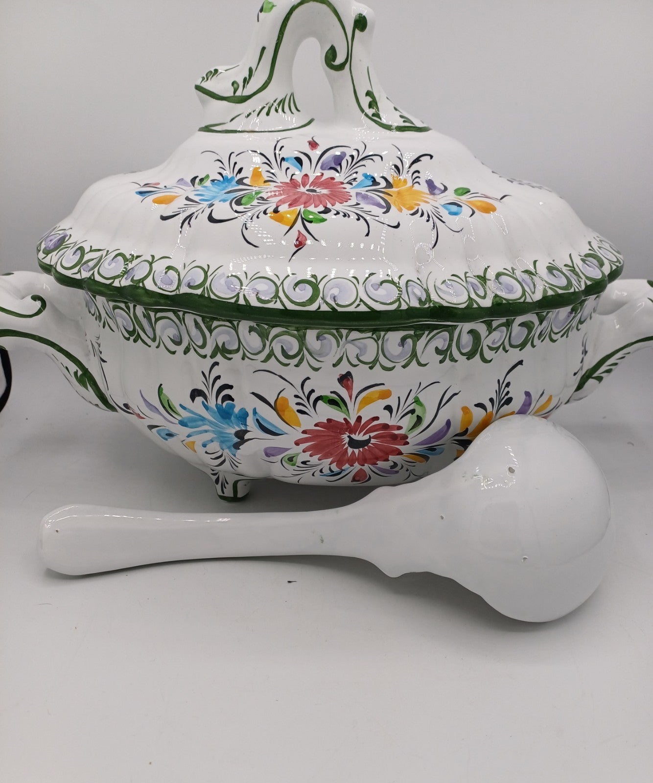 Soupière avec Louche en Faïence – Portugal – Peint à la main -  R&C CAL Juncal AR CONCEPT