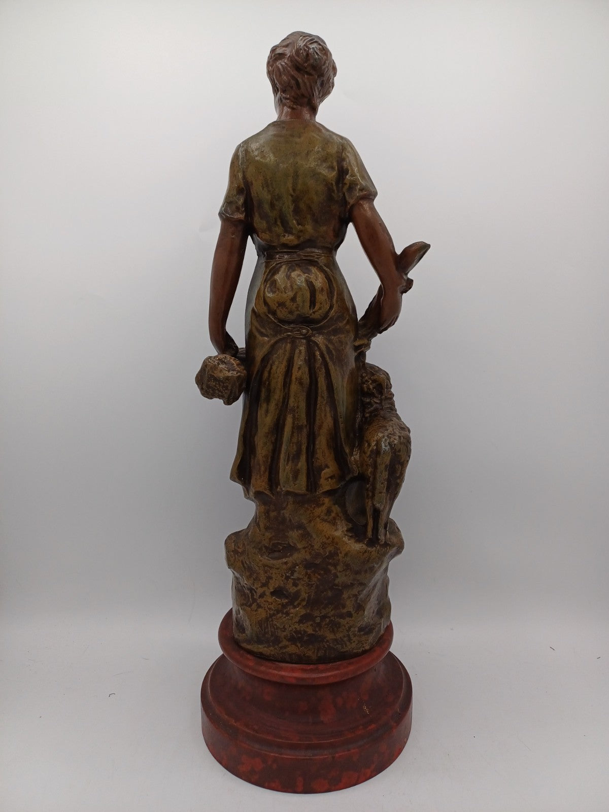 Statue en Régule sur Socle en Bois – "La Fermière" - Vintage AR CONCEPT