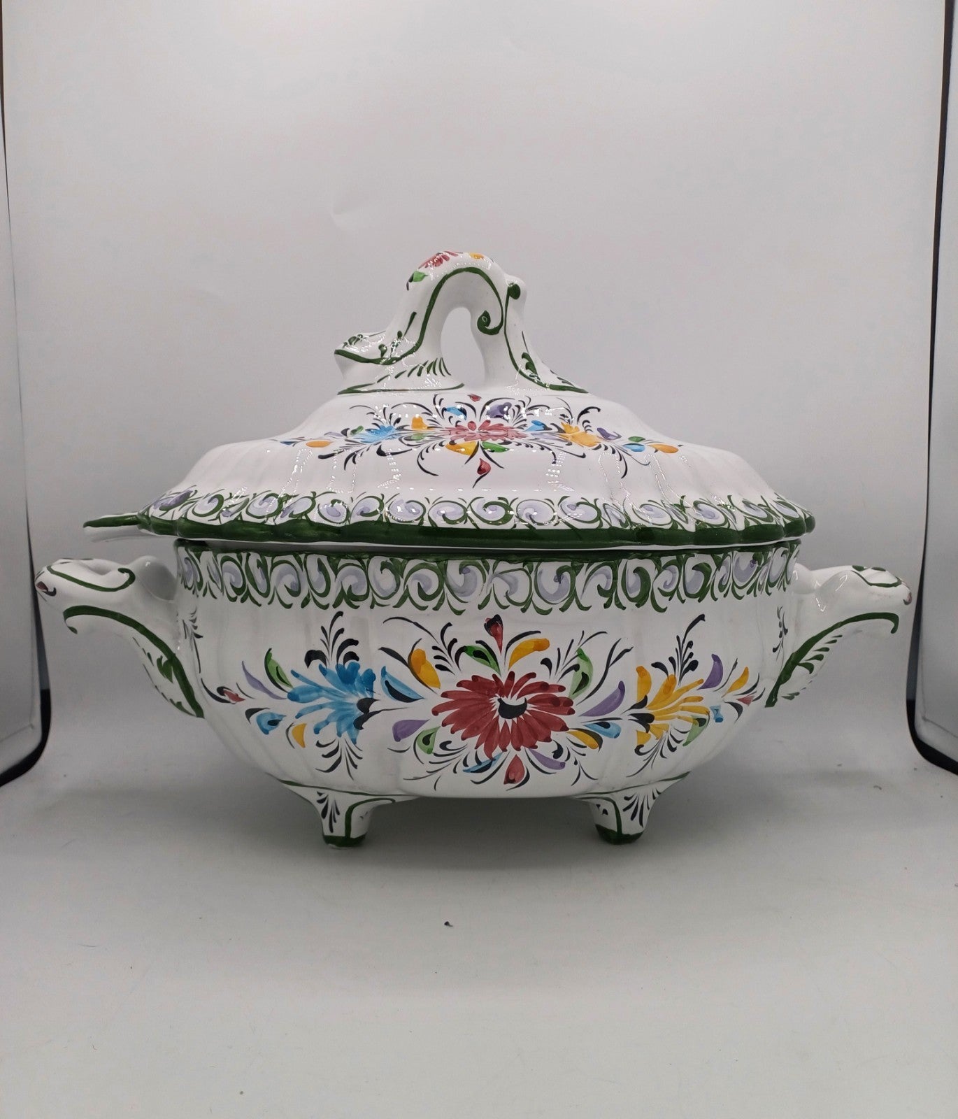 Soupière avec Louche en Faïence – Portugal – Peint à la main -  R&C CAL Juncal AR CONCEPT