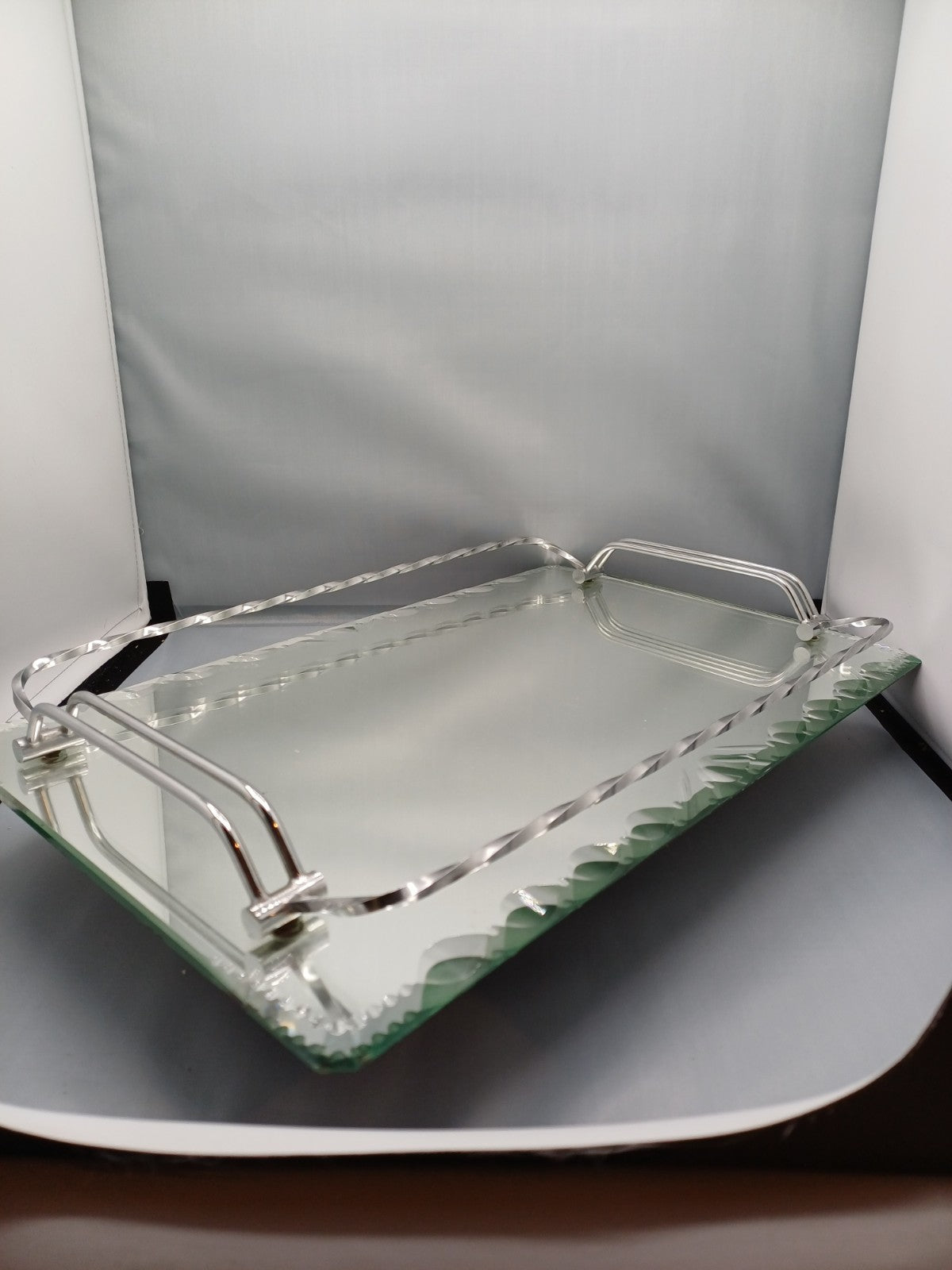 Plateau en verre biseauté torsadé