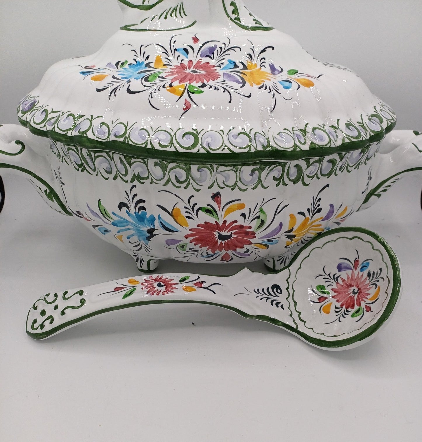 Soupière avec Louche en Faïence – Portugal – Peint à la main -  R&C CAL Juncal AR CONCEPT