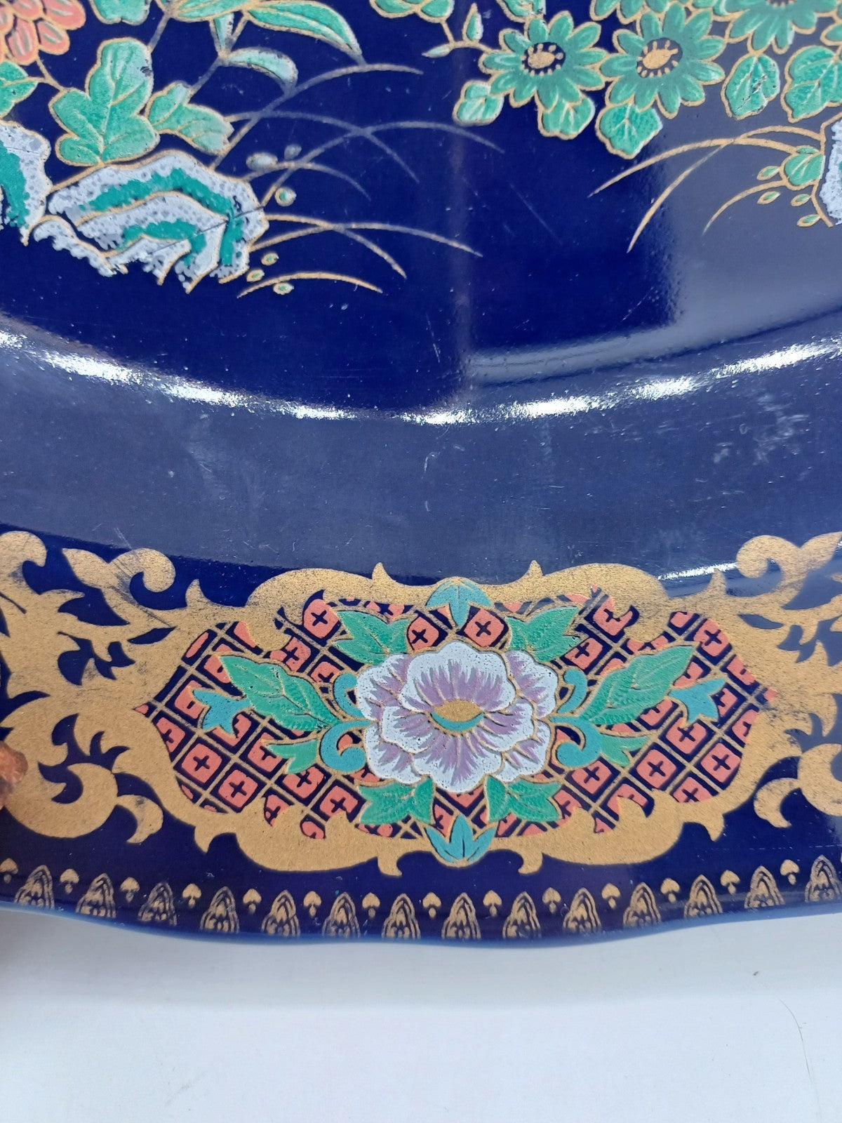 Copie d'un Plat en Porcelaine Fine – Taous, Maroc – Décor Floral et Paon AR CONCEPT