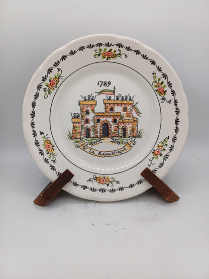 Lot de 2 assiettes commémoratives Révolution 1789 – Ironstone Tableware AR CONCEPT