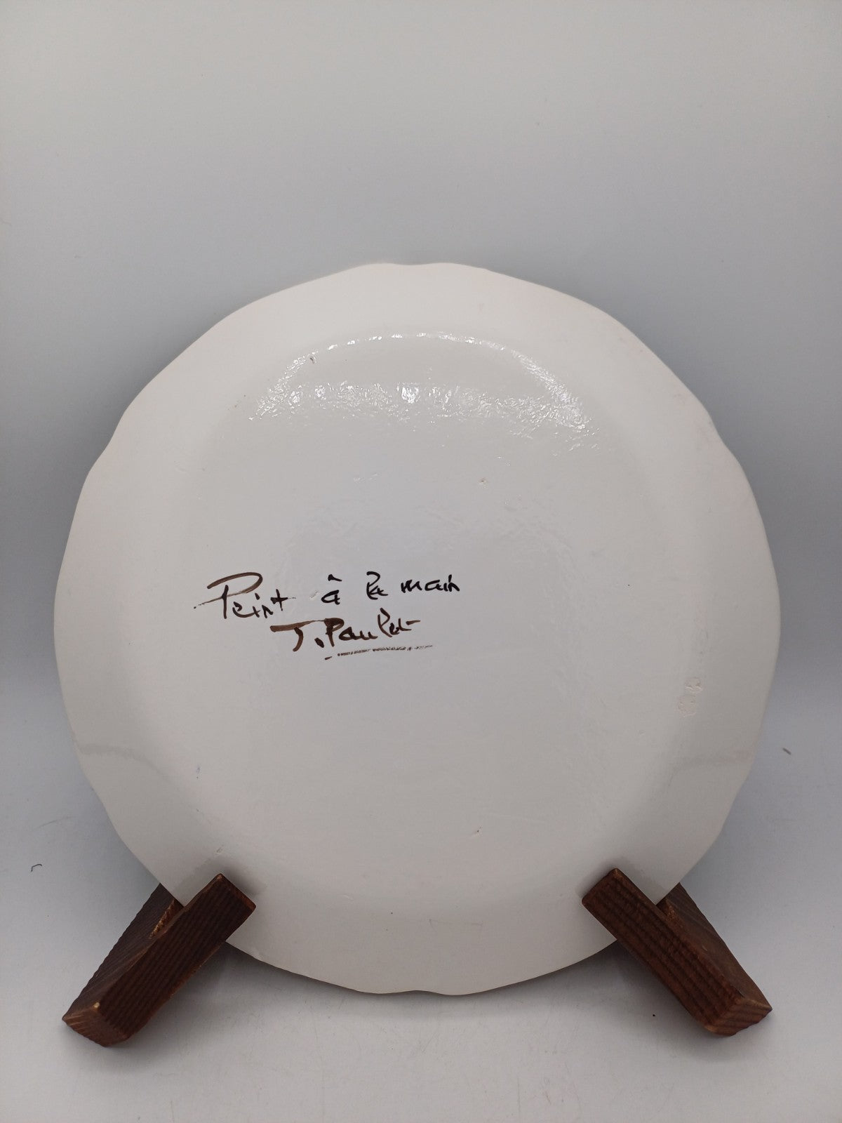 Assiette en Faïence Signée Jean Paulet – Peinte à la main – XXème siècle AR CONCEPT