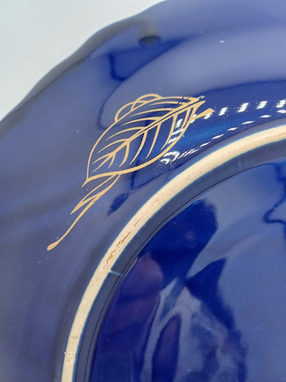 Copie d'un Plat en Porcelaine Fine – Taous, Maroc – Décor Floral et Paon