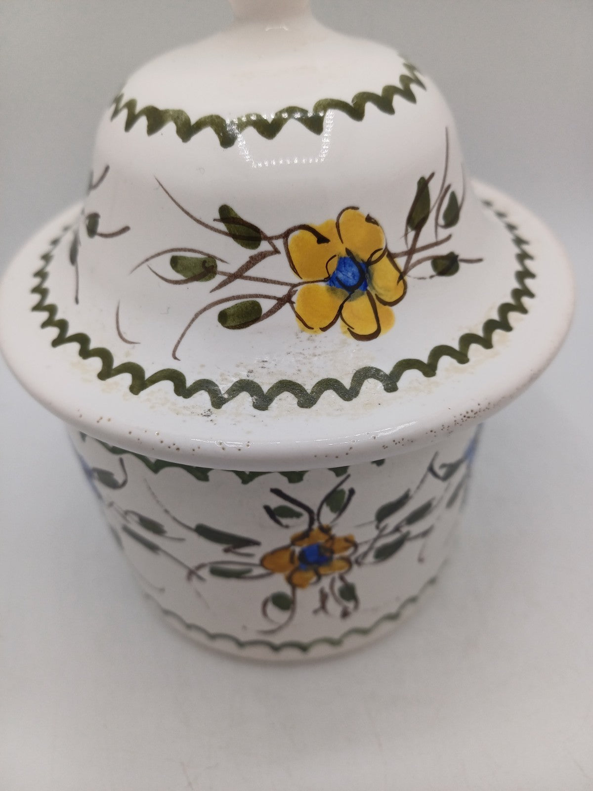 Lot de 3 pots en faïence signés Jean Paulet – XXème siècle - Peint à la Main AR CONCEPT