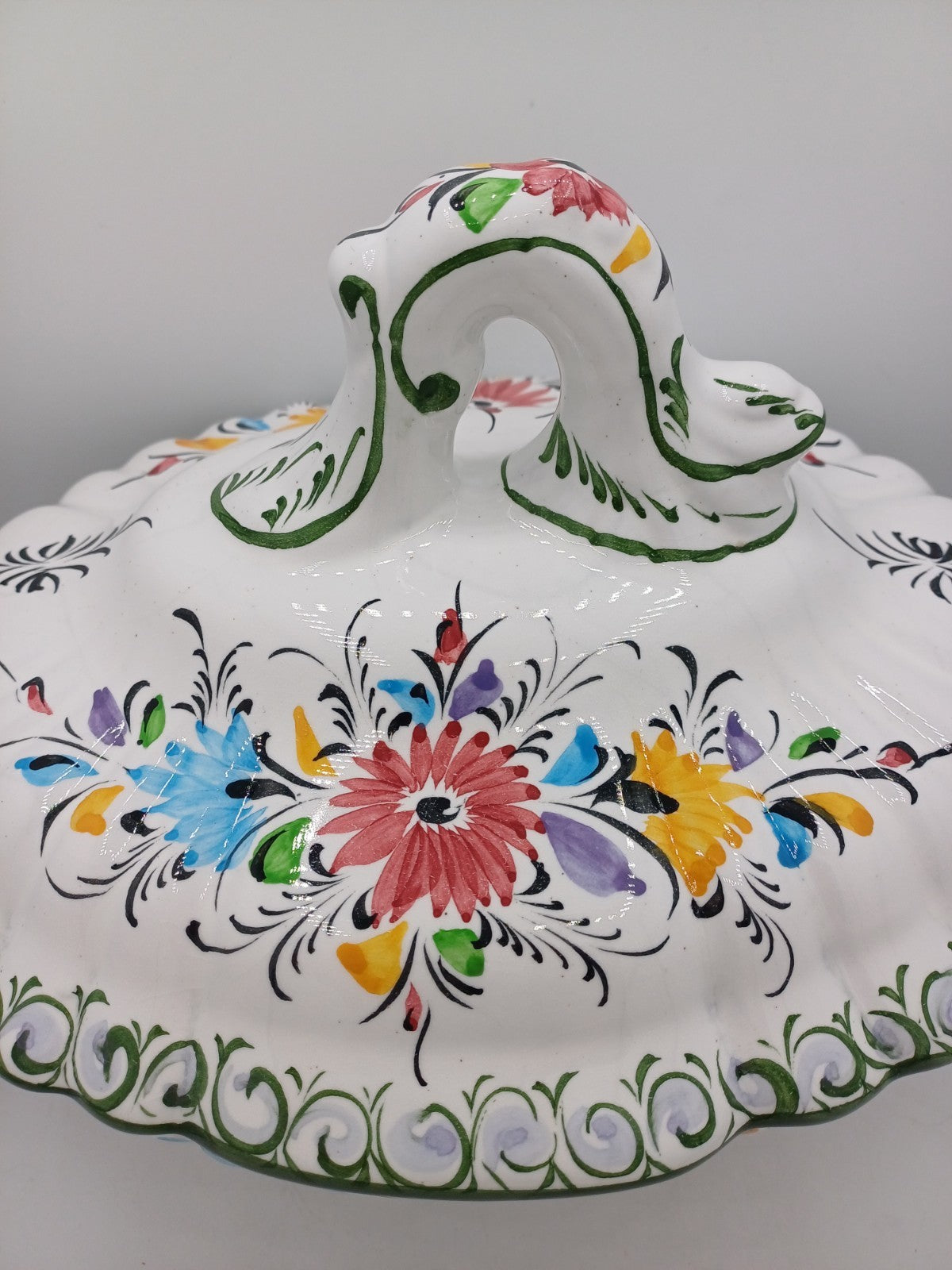 Soupière avec Louche en Faïence – Portugal – Peint à la main -  R&C CAL Juncal AR CONCEPT