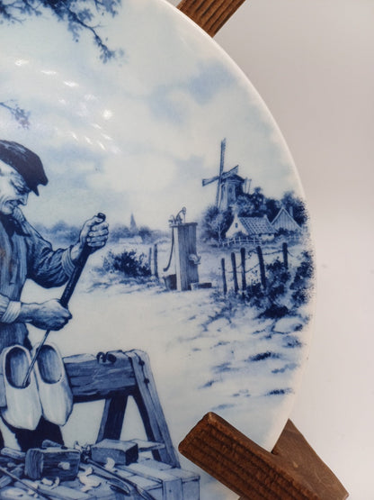 Assiette en Faïence de Delft – Décor Vieux Sabatier, Scène d’époque – Pays-Bas AR CONCEPT