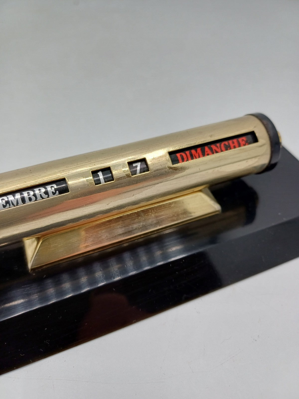 Calendrier perpétuel à rouleau doré – Vintage AR CONCEPT