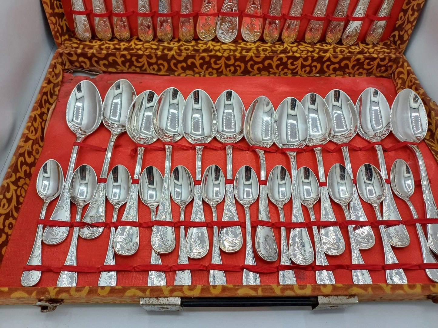 Ménagère en Métal Argenté et Inox – 51 Pièces AR CONCEPT