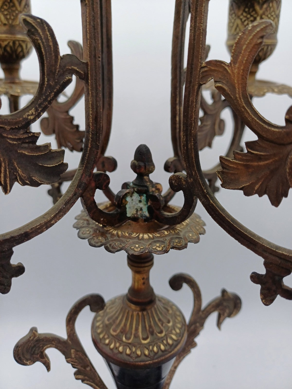 Paire de chandeliers dorés et noirs – 5 branches – Déco - Vintage