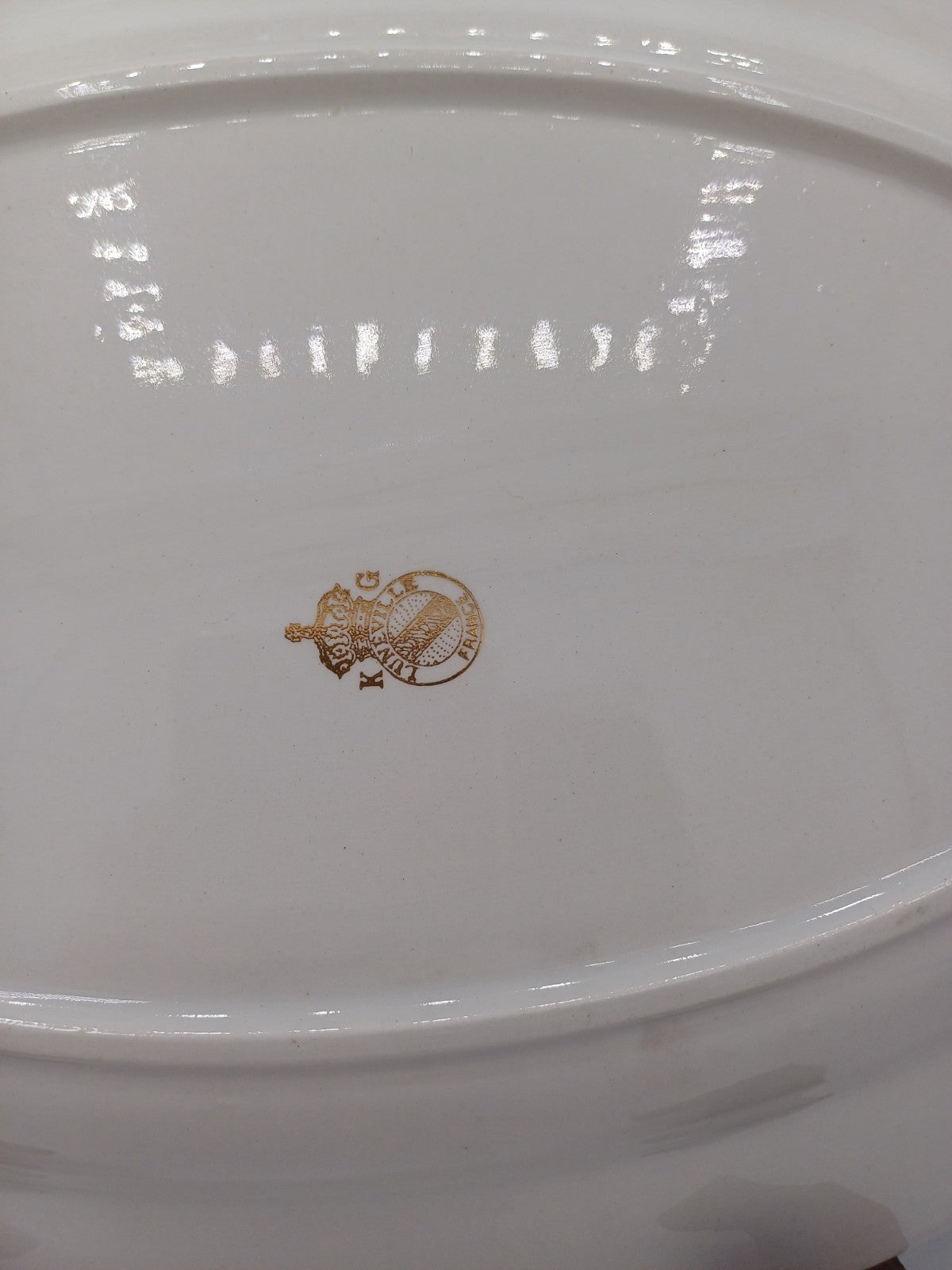 Grand plat ovale – Porcelaine de Lunéville – Décor floral - Collection AR CONCEPT