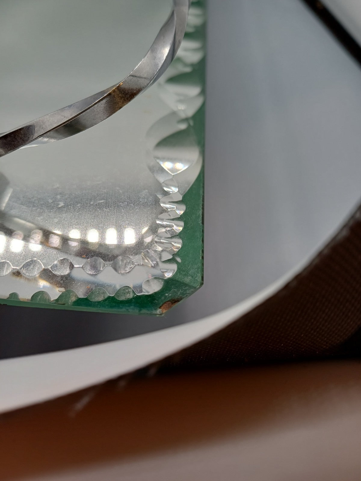 Plateau en verre biseauté torsadé