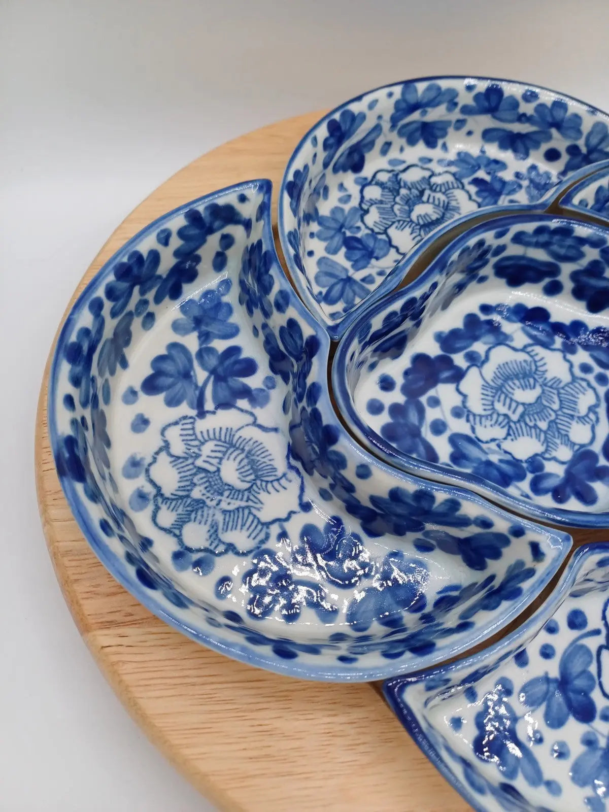 Plateau Tournant à Apéritifs – 5 Compartiments – Décor Floral Bleu Style Delft AR CONCEPT