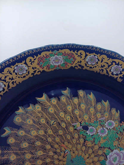 Copie d'un Plat en Porcelaine Fine – Taous, Maroc – Décor Floral et Paon