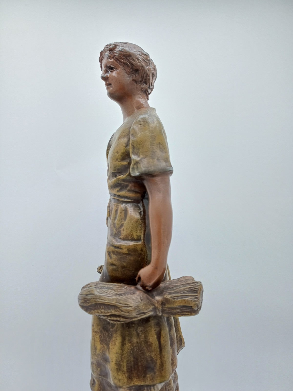 Statue en Régule sur Socle en Bois – "La Fermière" - Vintage AR CONCEPT