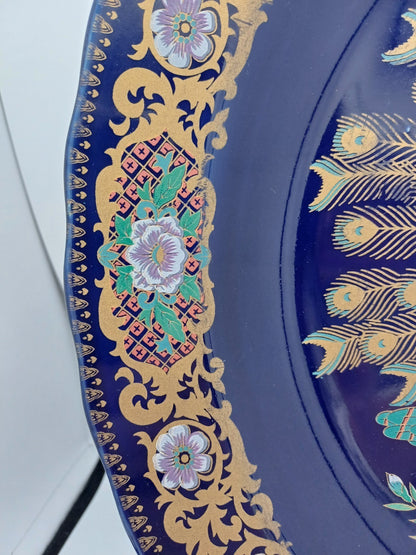 Copie d'un Plat en Porcelaine Fine – Taous, Maroc – Décor Floral et Paon