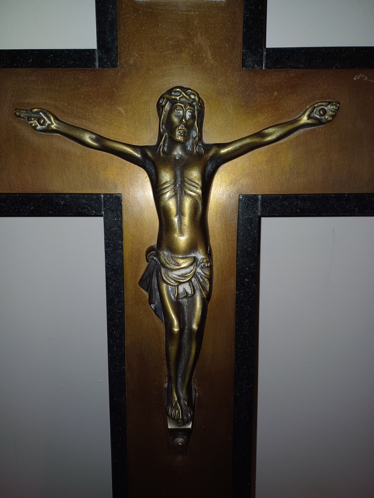 Grand Crucifix en Bronze sur socle en Marbre - Bronze Véritable - 70,5cm x 40cm AR CONCEPT