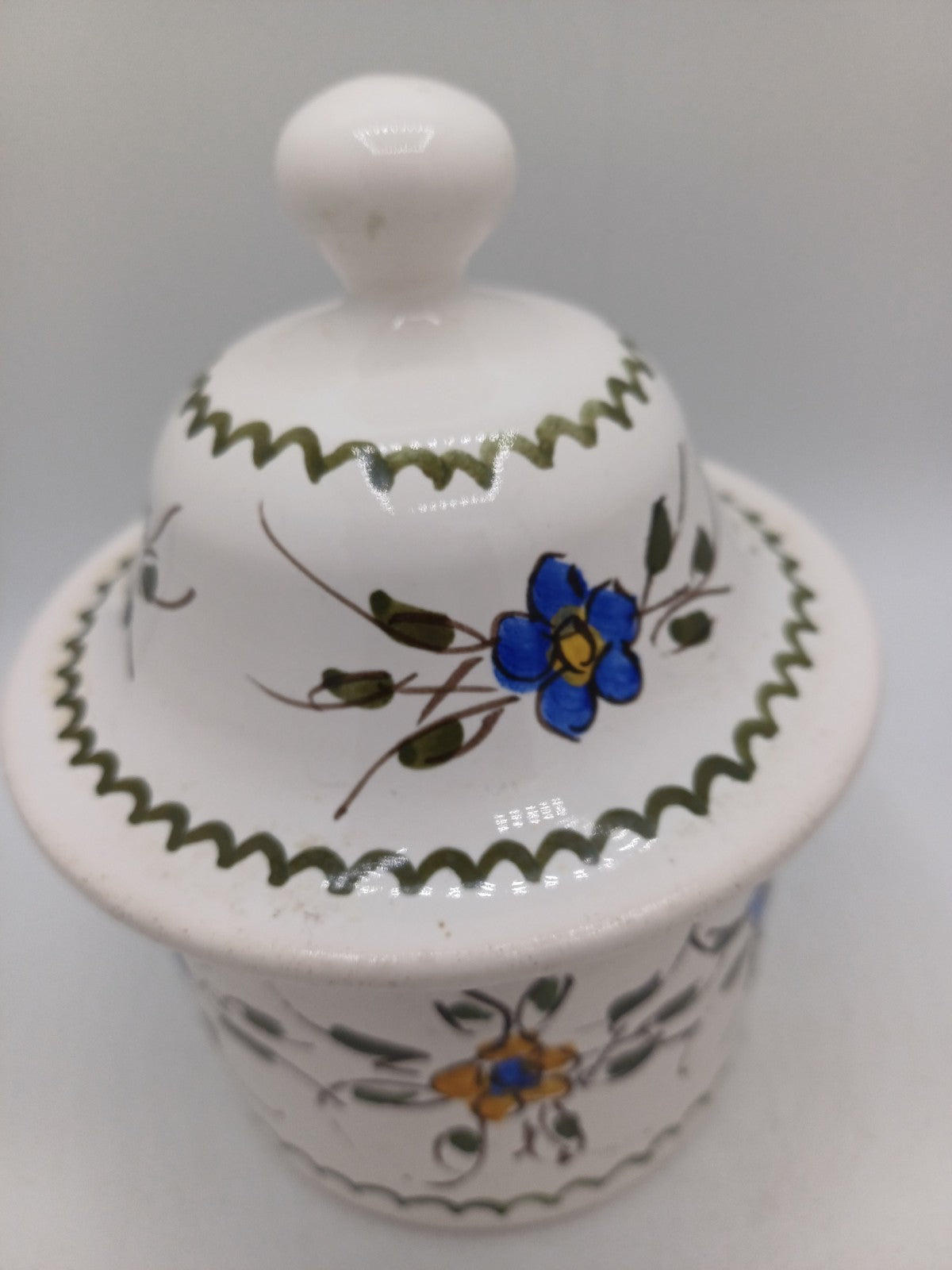 Lot de 3 pots en faïence signés Jean Paulet – XXème siècle - Peint à la Main AR CONCEPT