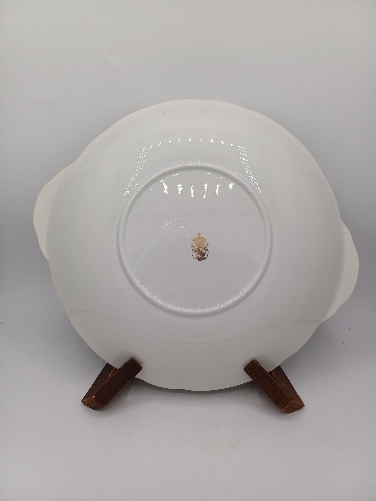 Plat à gâteau en porcelaine – Décor floral – Lunéville, France - Collection AR CONCEPT