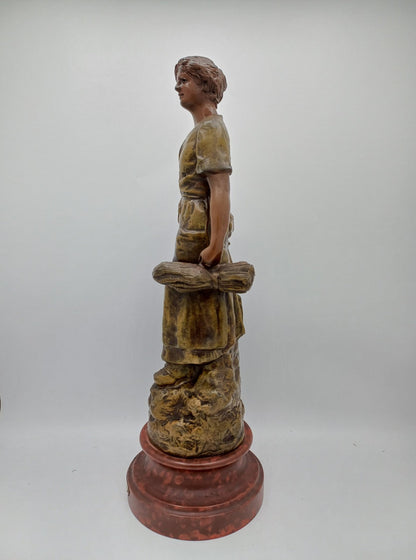 Statue en Régule sur Socle en Bois – "La Fermière" - Vintage AR CONCEPT