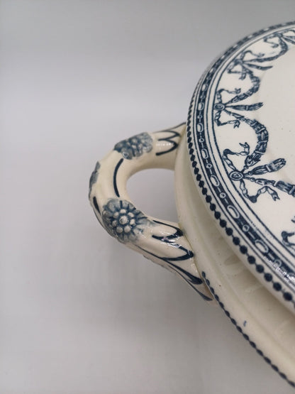 Soupière en Terre de Fer – Salins – Style Louis XVI – Décor Guirlandes AR CONCEPT