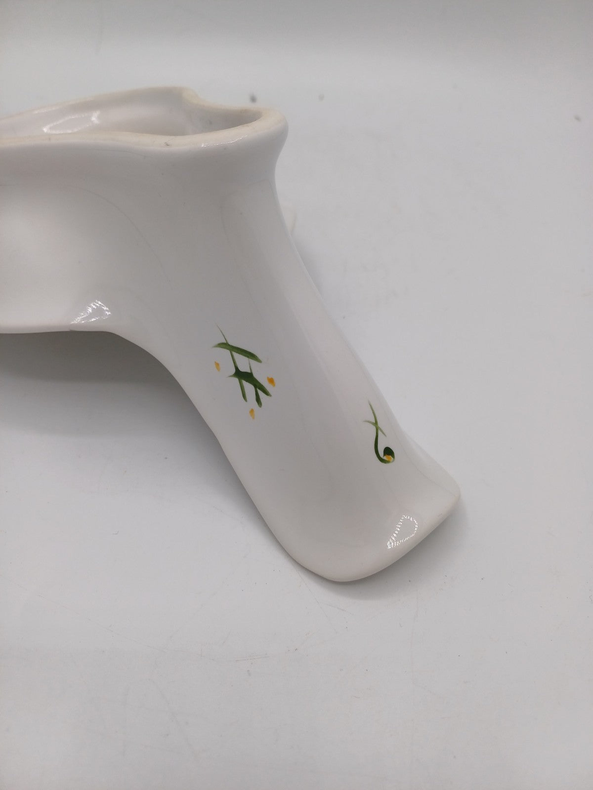 Repose-Cuillère en Faïence Peint à la Main – Style Moustier AR CONCEPT