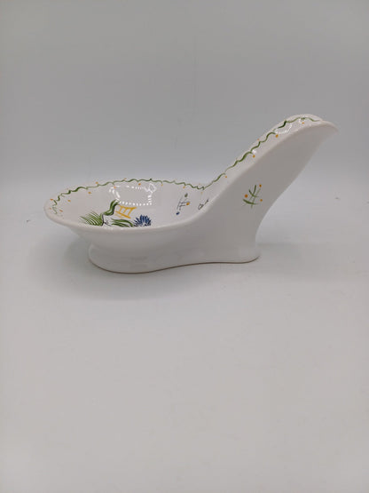 Repose-Cuillère en Faïence Peint à la Main – Style Moustier AR CONCEPT